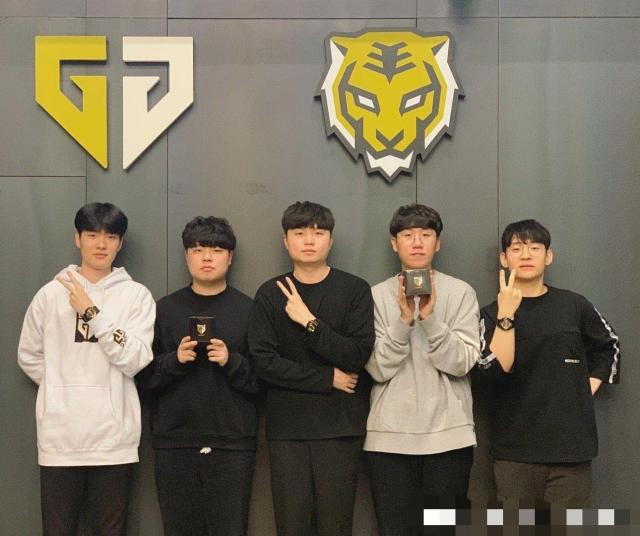 西班牙队通 西班牙队通