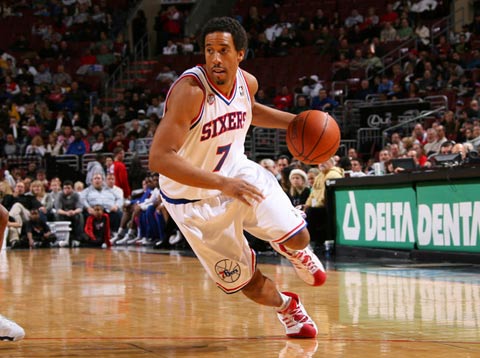 弗法纳：埃斯特旺还很年轻，但他非常出色，天赋惊人